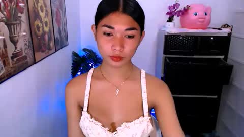 raindrizzle1706 online show from March 4, 4:35 pm