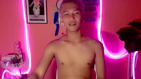 Snapshot of ralfhuge24 chatting on September 19, 6:59 am ralfhuge24 online show from September 19, 6:59 am