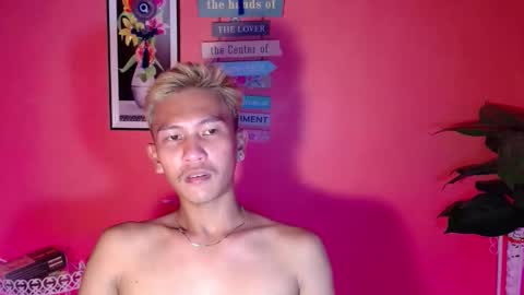 Snapshot of ralfhuge24 chatting on October 7, 4:48 pm ralfhuge24 online show from October 7, 4:48 pm