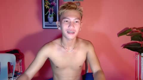 Snapshot of ralfhuge24 chatting on October 18, 6:58 am ralfhuge24 online show from October 18, 6:58 am