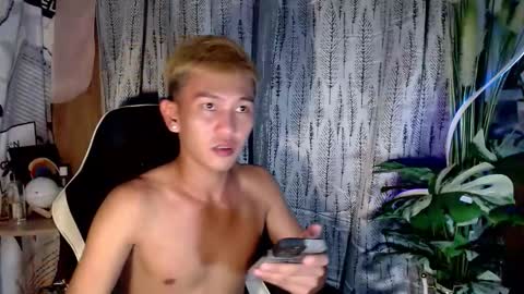 Snapshot of ralfhuge24 chatting on October 27, 8:46 pm ralfhuge24 online show from October 27, 8:46 pm