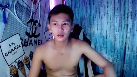 Snapshot of ralfhuge24 chatting on December 2, 1:50 pm ralfhuge24 online show from December 2, 1:50 pm