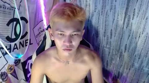 Snapshot of ralfhuge24 chatting on December 14, 6:52 am ralfhuge24 online show from December 14, 6:52 am