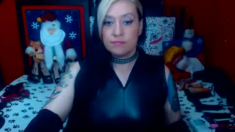Snapshot of randymaturex01 chatting on December 28, 2:01 am Sonia online show from December 28, 2:01 am