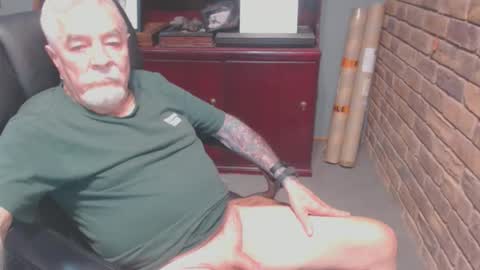 randyrodluvs69 online show from September 20, 5:41 am