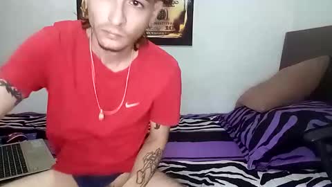 Snapshot of rangel_sex chatting on November 13, 2:43 am Rangel and Lola online show from November 13, 2:43 am