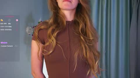 Snapshot of raniyabrouk chatting on December 14, 9:14 am Helga online show from December 14, 9:14 am