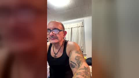 Snapshot of rappy360 chatting on December 3, 6:10 am rappy360 online show from December 3, 6:10 am