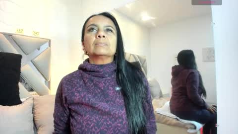 Raquel Moore  online show from September 19, 11:11 am