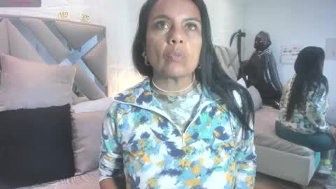 Raquel Moore  online show from November 5, 11:32 am