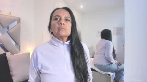 Raquel Moore  online show from November 29, 11:35 am