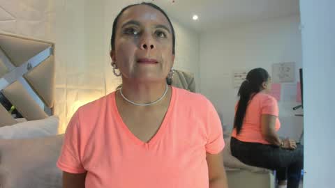 Raquel Moore  online show from March 8, 2:04 am