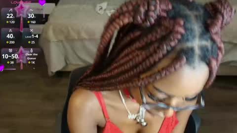 Snapshot of raqueljones_ chatting on February 16, 2:32 pm Raquel online show from February 16, 2:32 pm