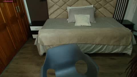 Snapshot of raqueljones_ chatting on February 26, 11:41 am Raquel online show from February 26, 11:41 am