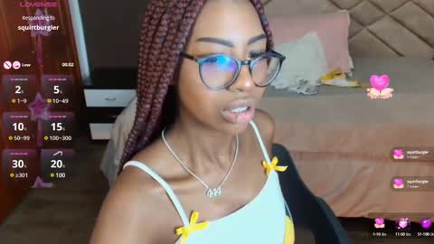 Snapshot of raqueljones_ chatting on March 5, 2:56 pm Raquel online show from March 5, 2:56 pm