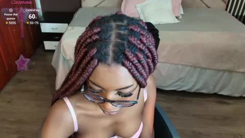 Snapshot of raqueljones_ chatting on March 8, 2:40 pm Raquel online show from March 8, 2:40 pm