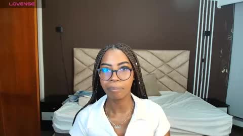 Snapshot of raqueljones_ chatting on September 27, 7:30 pm Raquel online show from September 27, 7:30 pm