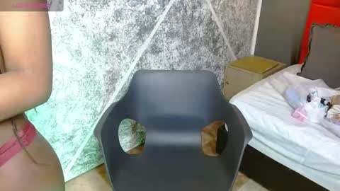 Snapshot of raqueljones_ chatting on October 1, 7:42 pm Raquel online show from October 1, 7:42 pm