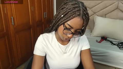 Snapshot of raqueljones_ chatting on October 8, 11:41 am Raquel online show from October 8, 11:41 am