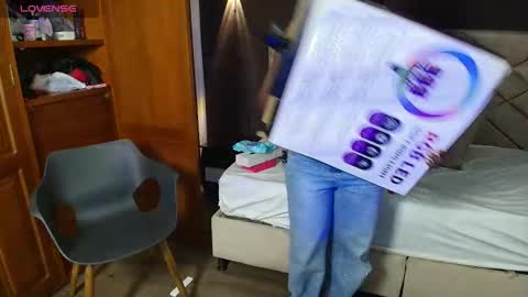 Snapshot of raqueljones_ chatting on October 15, 7:25 pm Raquel online show from October 15, 7:25 pm