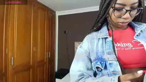 Snapshot of raqueljones_ chatting on October 16, 11:55 am Raquel online show from October 16, 11:55 am