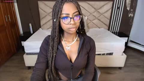 Snapshot of raqueljones_ chatting on November 29, 11:57 am Raquel online show from November 29, 11:57 am