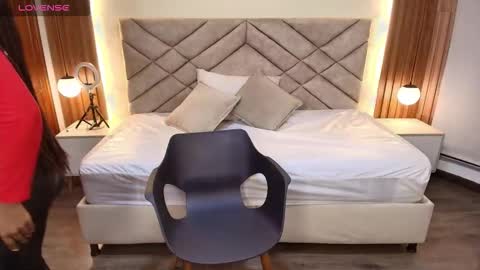 Raquel online show from March 25, 12:11 pm