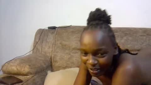 raquellayla online show from December 3, 8:18 pm