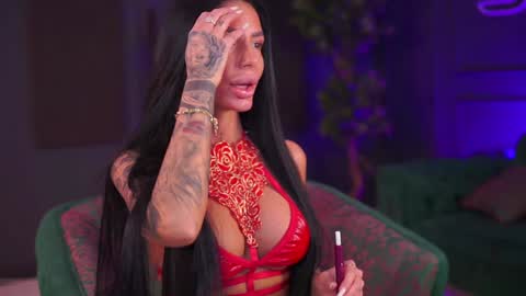 Raquelle online show from December 23, 6:58 pm