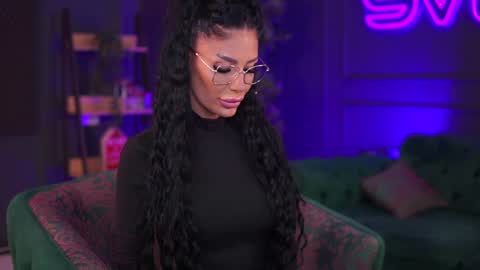 Raquelle online show from January 3, 6:57 pm