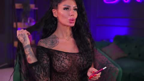 Raquelle online show from January 4, 12:59 am