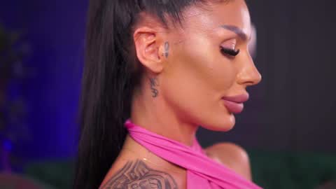 Raquelle online show from January 8, 9:55 pm