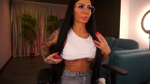 Raquelle online show from January 11, 7:16 pm