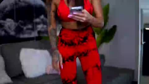 Raquelle online show from September 22, 7:10 am