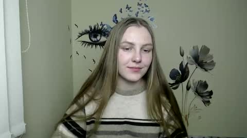 raspberry0101 online show from December 1, 4:29 pm