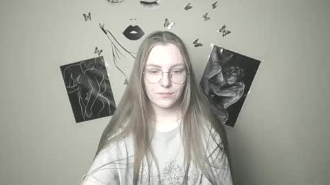 raspberry0101 online show from January 7, 5:31 pm