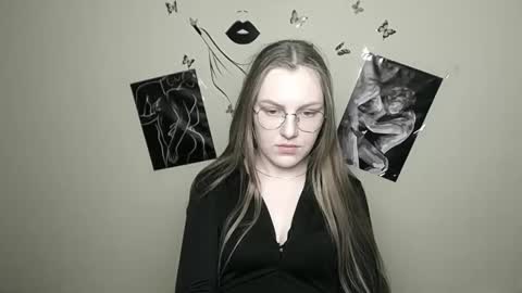 raspberry0101 online show from January 28, 7:32 pm