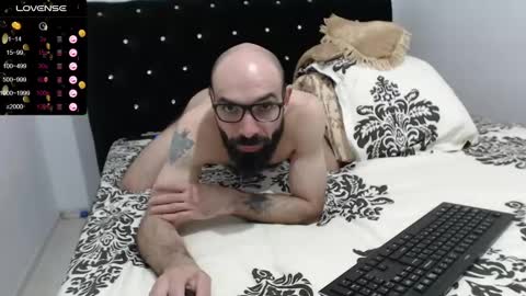 Snapshot of raul27big chatting on March 12, 6:22 pm RaulWildBoy27 online show from March 12, 6:22 pm