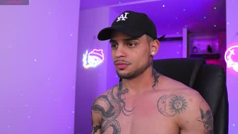 Snapshot of rausch77 chatting on December 22, 8:27 am rausch77 online show from December 22, 8:27 am