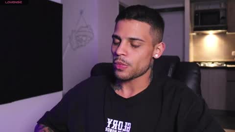 Snapshot of rausch77 chatting on February 22, 9:45 am rausch77 online show from February 22, 9:45 am