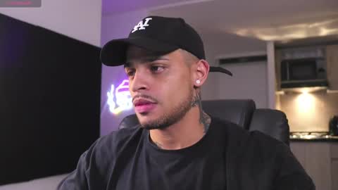 Snapshot of rausch77 chatting on March 5, 9:05 am rausch77 online show from March 5, 9:05 am