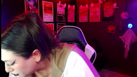 Snapshot of raven_darkk chatting on September 30, 8:14 pm Raven online show from September 30, 8:14 pm