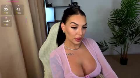 Snapshot of raven_inkk chatting on October 8, 9:18 am raven_inkk online show from October 8, 9:18 am