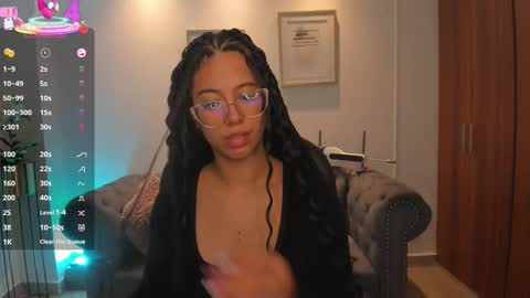 Snapshot of raven_stonee chatting on October 24, 3:58 am Raven online show from October 24, 3:58 am