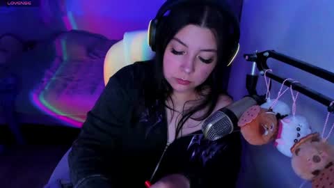 Raven online show from April 14, 10:05 pm