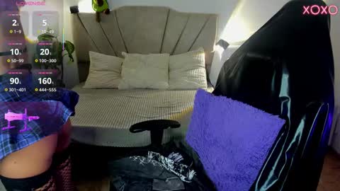 ravencollen online show from November 13, 12:59 pm