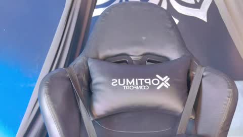 Snapshot of ravennmoonn chatting on September 22, 9:17 pm Raven online show from September 22, 9:17 pm