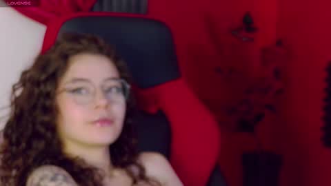 Snapshot of ravennmoonn chatting on October 2, 9:11 pm Raven online show from October 2, 9:11 pm