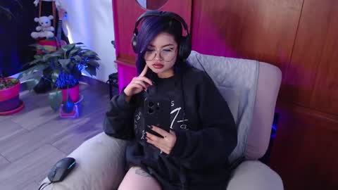 raventh_ online show from February 25, 12:26 pm