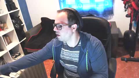 ravingr3d3 online show from February 18, 9:10 am